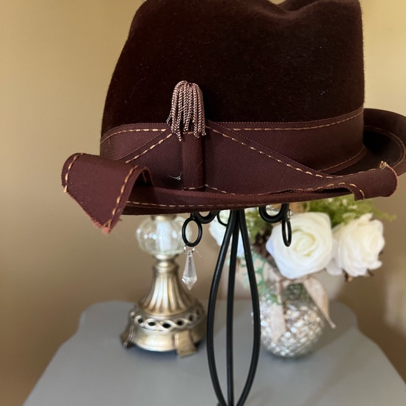 Beautiful Chocolate Brown 60’s era felt hat - MINT - Picture 2 of 6